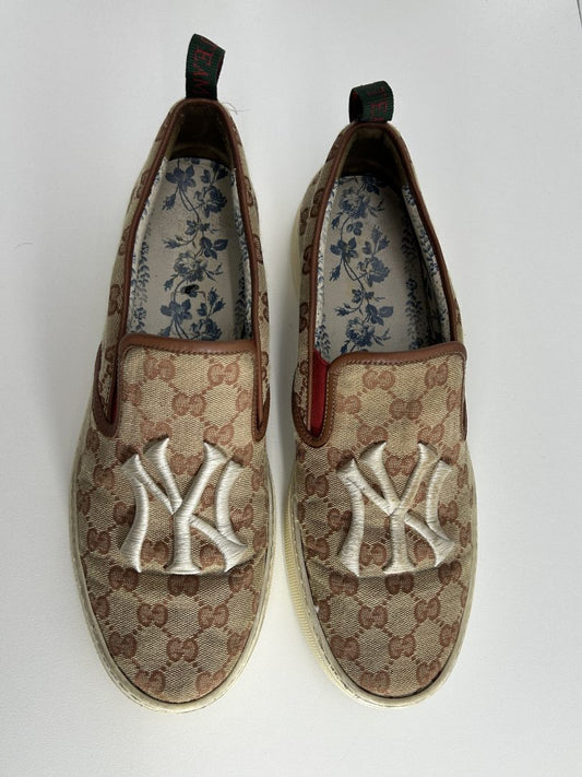 Gucci Men’s Beige GG Canvas NY Yankees Patch Slip On Sneakers image 1