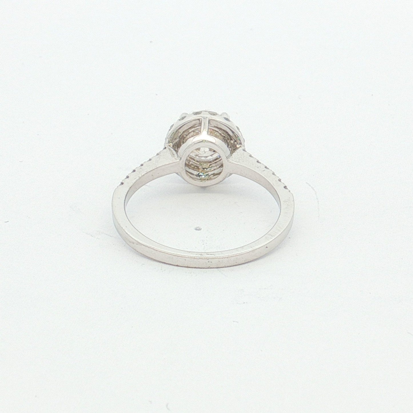 White Gold Round Brilliant-Cut Diamond Cluster Ring