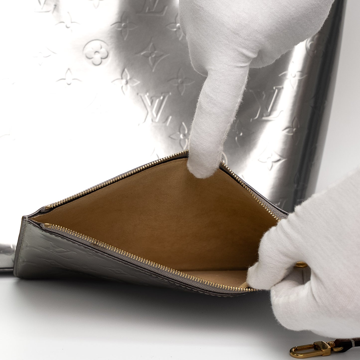 Louis Vuitton Vernis Long Beach PM Gris Métal Tote