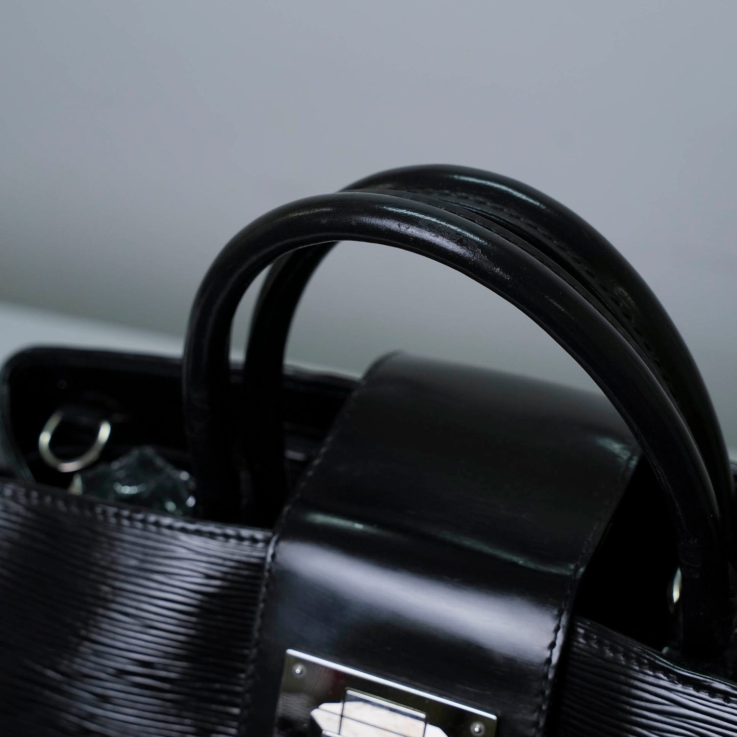 Louis Vuitton Mirabeau PM Bag