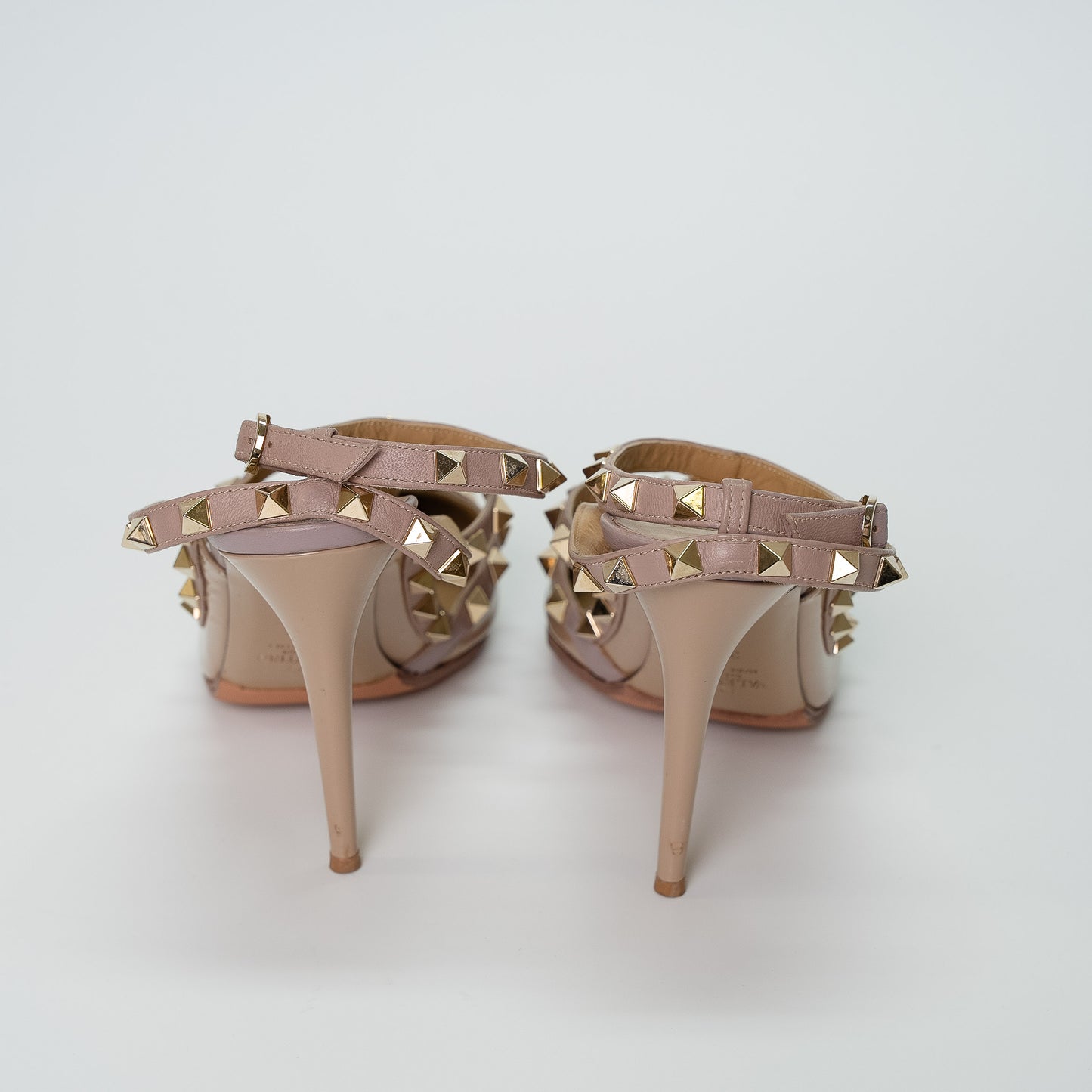 Valentino Garavani Rockstud Pumps Nude Patent