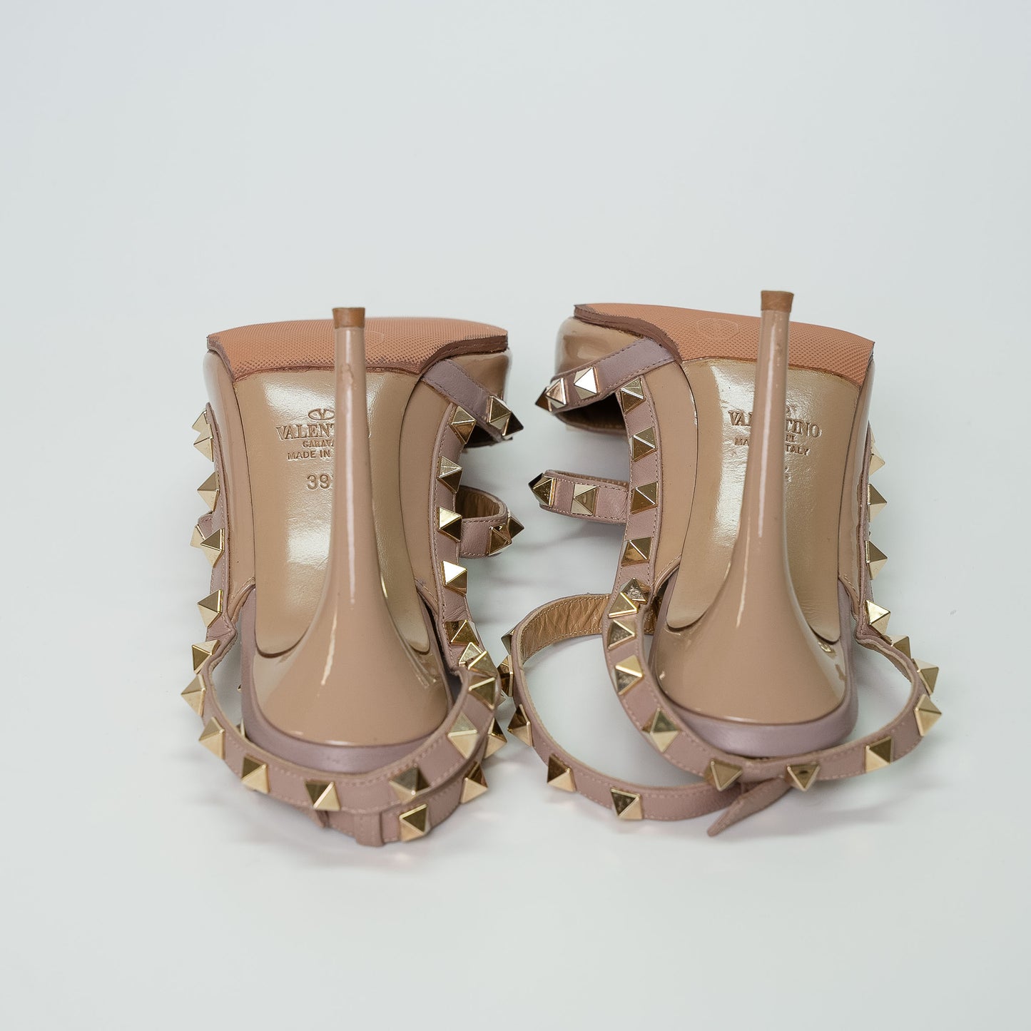 Valentino Garavani Rockstud Pumps Nude Patent