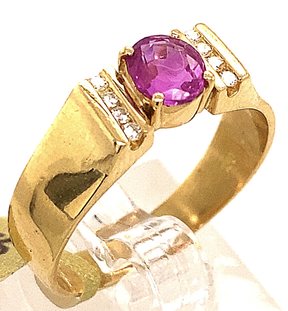 18ct Yellow Gold Pink Sapphire & Diamond Ring image 2