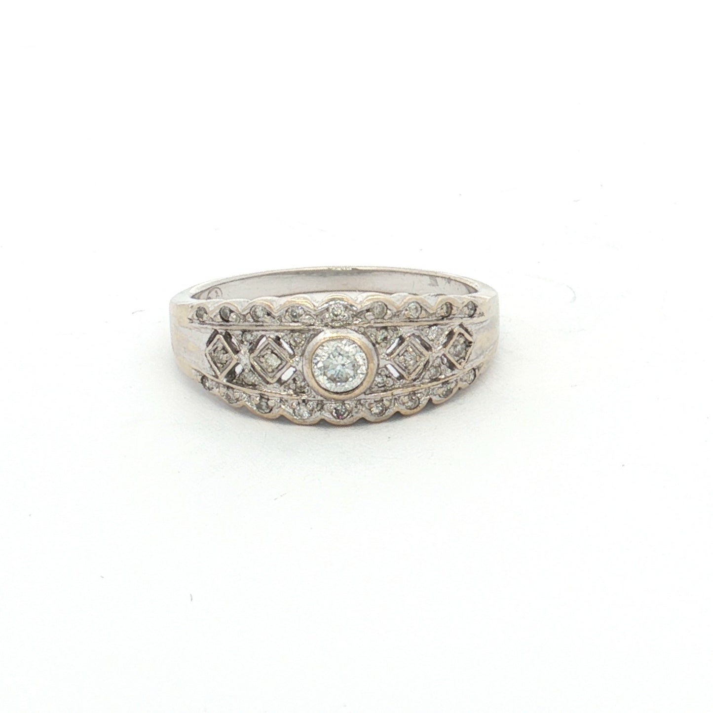 White Gold 31-Stone Diamond Ring