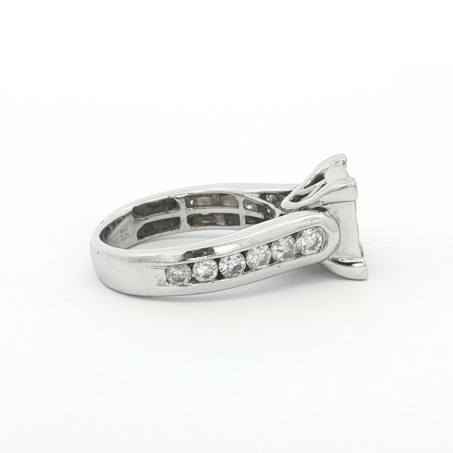 White Gold 2.25ct Princess & Round Brilliant Diamond Engagement Ring