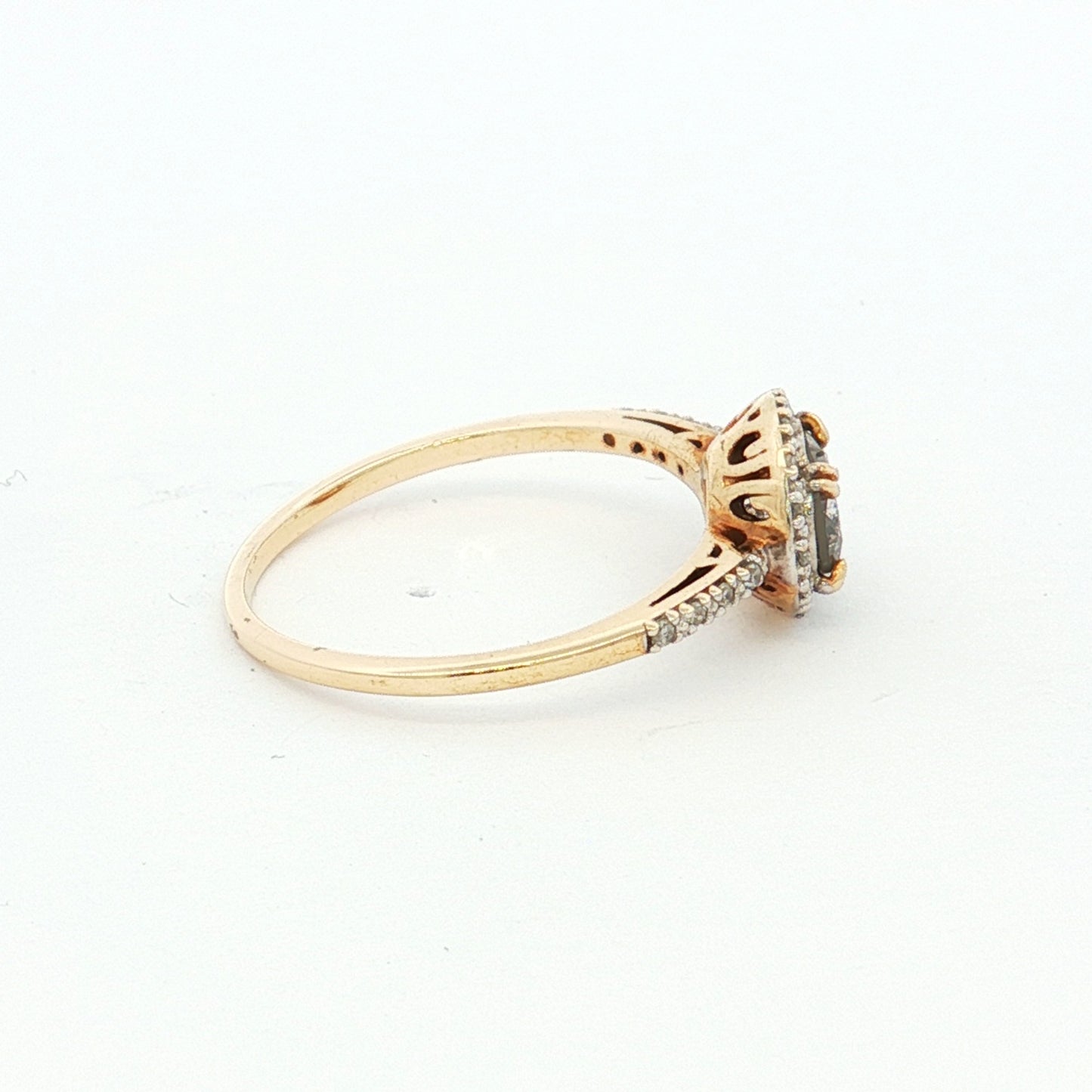 Yellow Gold Round Diamond Cluster Ring