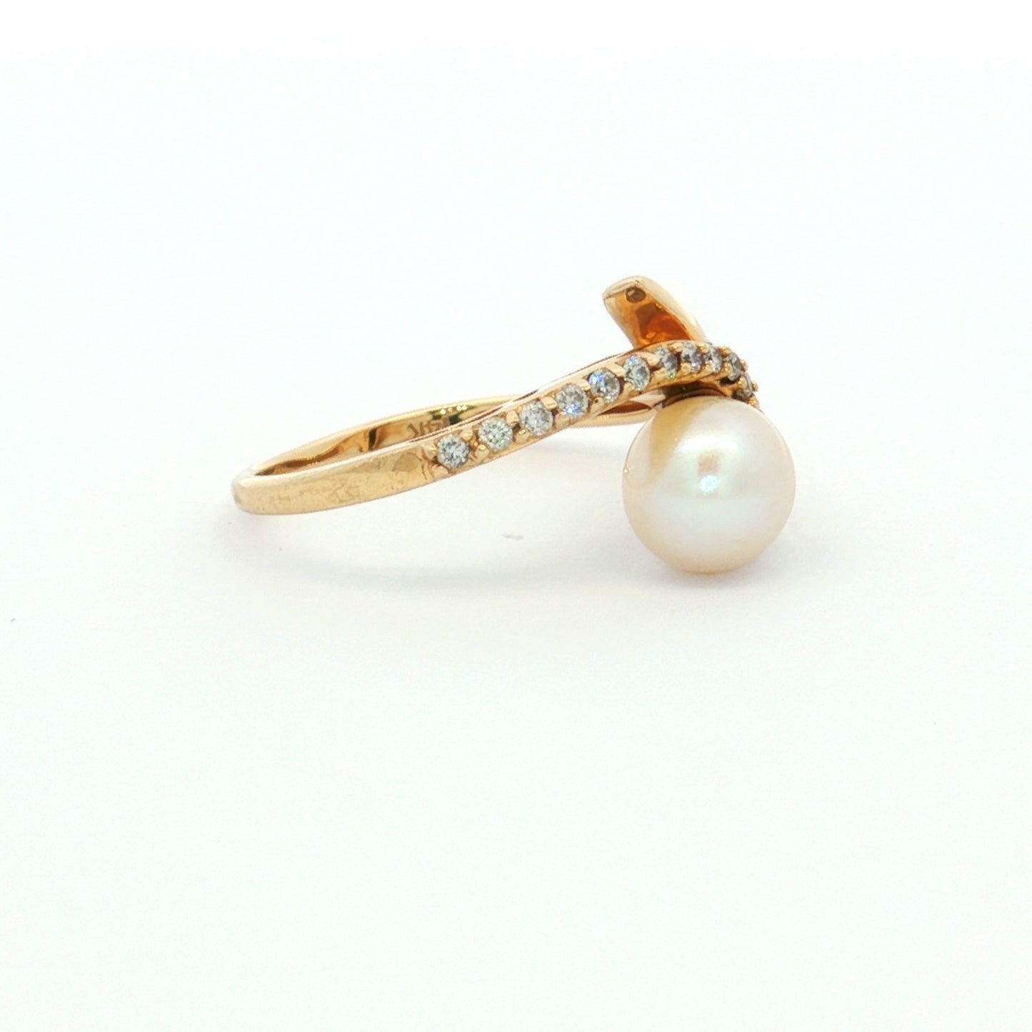 Yellow Gold Pearl & Diamond Ring