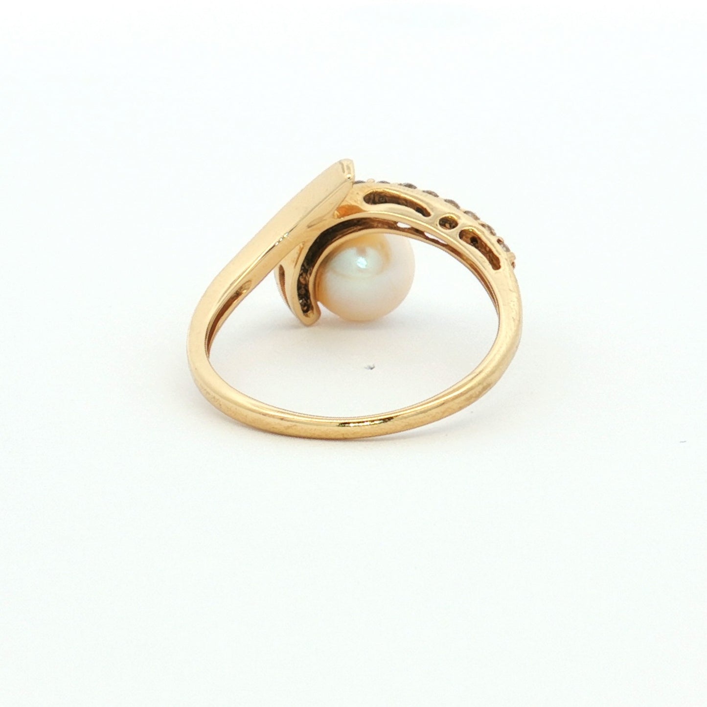 Yellow Gold Pearl & Diamond Ring