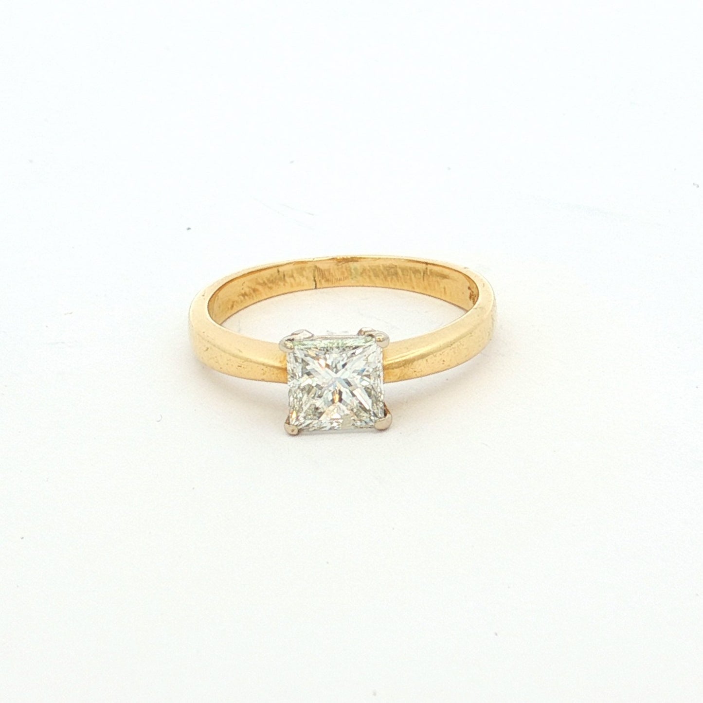 Classic Princess Cut 1.00ct Diamond Ring in Yellow Gold