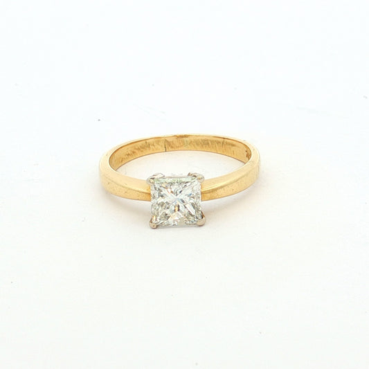 Classic Princess Cut 1.00ct Diamond Ring in Yellow Gold