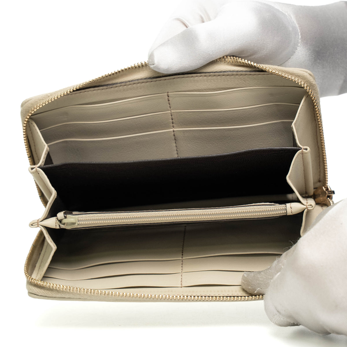 Gucci Guccissima Leather Bow Zip Around Wallet