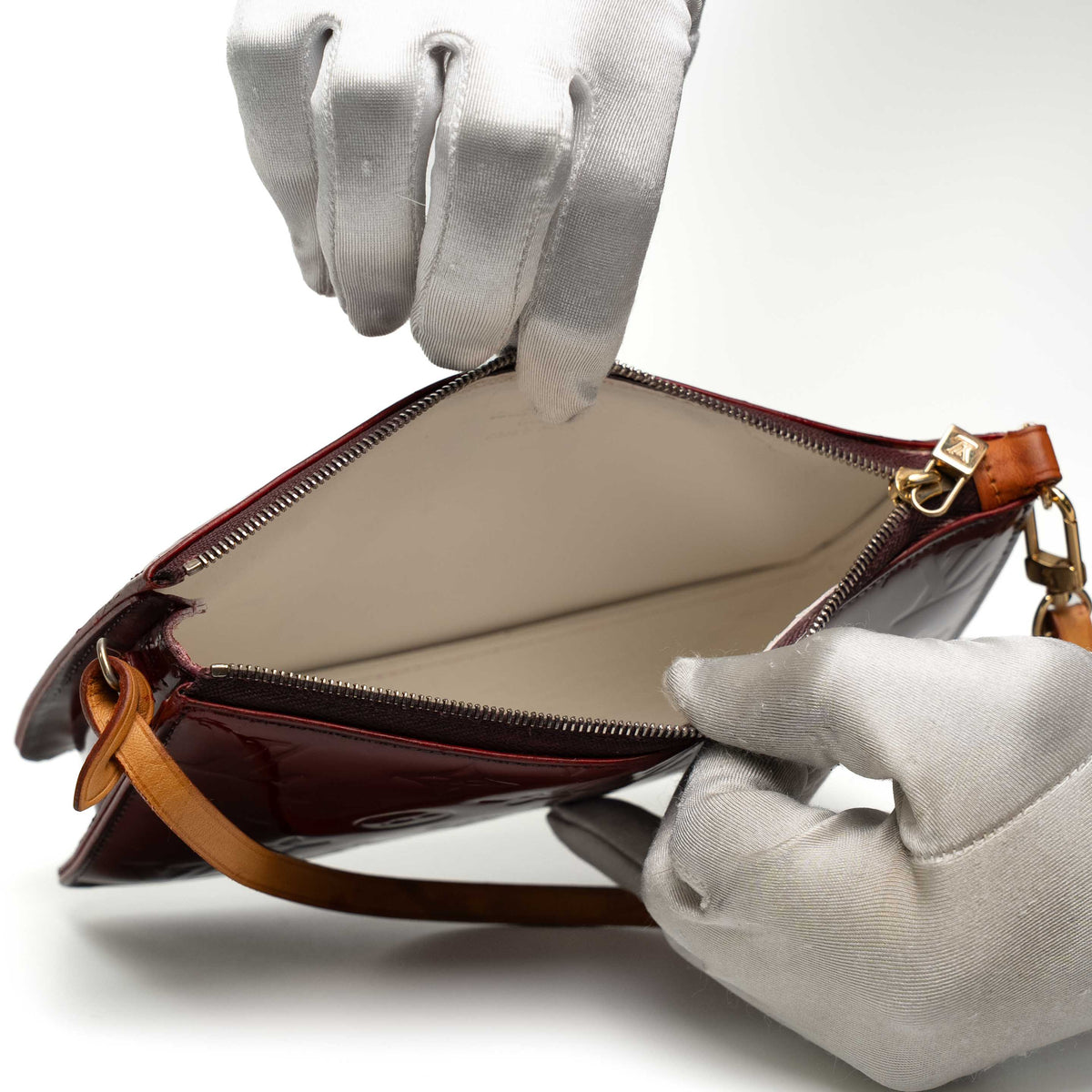 Louis Vuitton Monogram Vernis Leather Pochette Bag