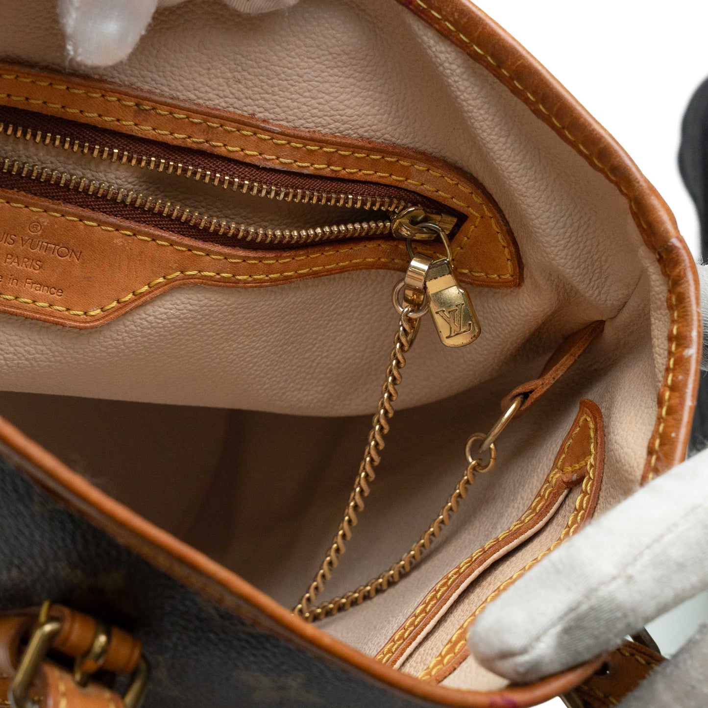 Louis Vuitton Petit Bucket Monogram Shoulder Bag