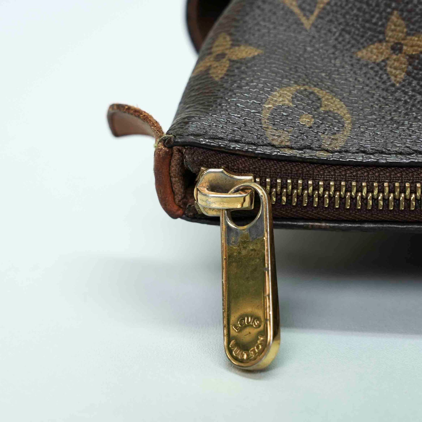 Louis Vuitton Totally MM Monogram Canvas Tote Bag