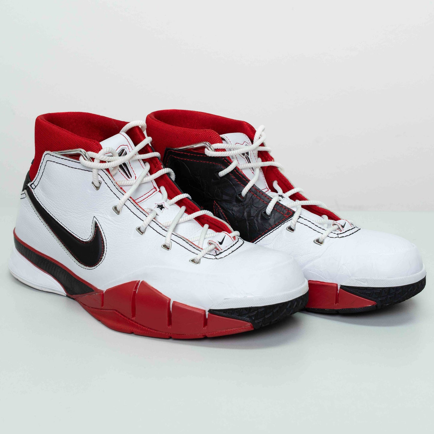 Nike Zoom Kobe 1 Proto Varsity Basketball Sneakers