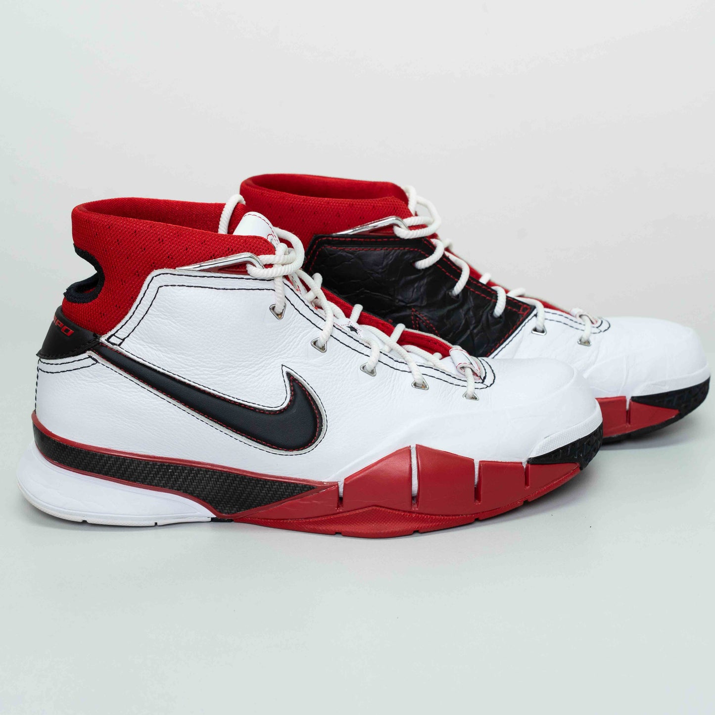 Nike Zoom Kobe 1 Proto Varsity Basketball Sneakers