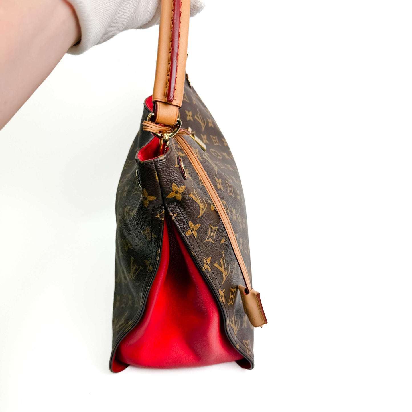 Louis Vuitton Artsy MM Monogram Canvas Hobo Bag