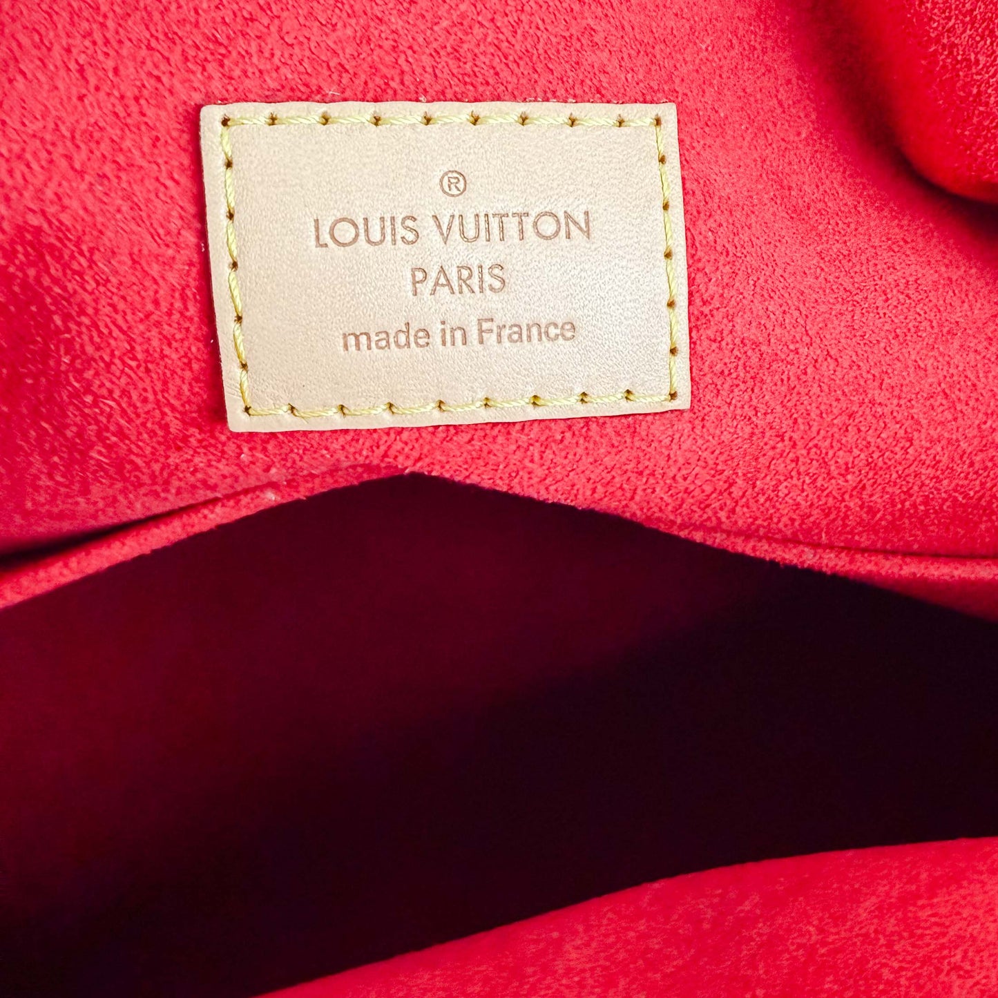 Louis Vuitton Artsy MM Monogram Canvas Hobo Bag